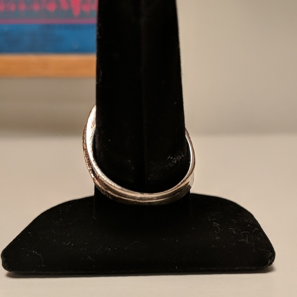 925 Italian Silver Ruffle Ring - Picture 4 of 4